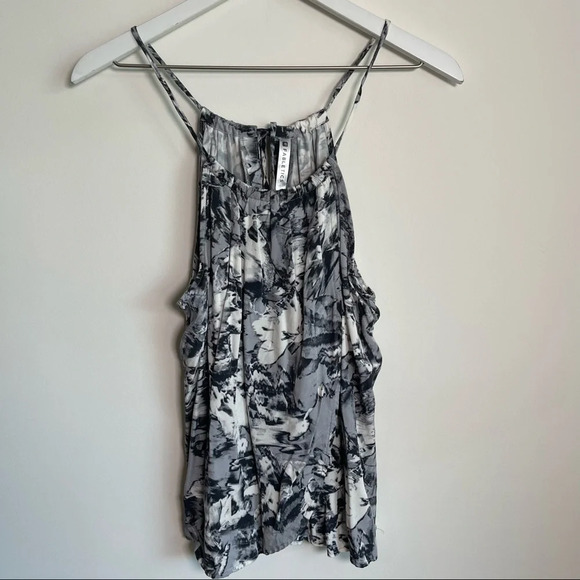Fabletics Gena draped halter tank size medium - Picture 2 of 6